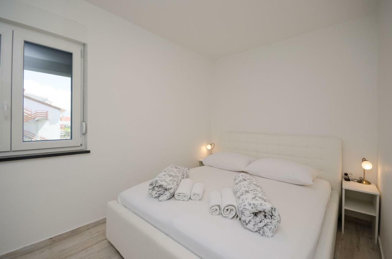 Apartments Zorka Лопар Екстериор снимка