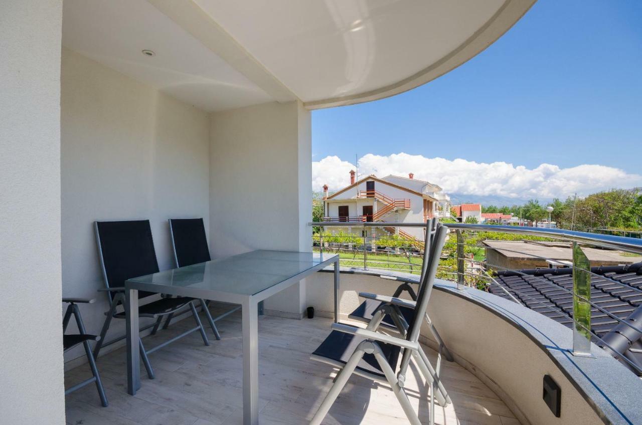 Apartments Zorka Лопар Екстериор снимка